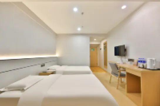 Qingfeng Hotel (Yanji Yanbian University West Market Branch)