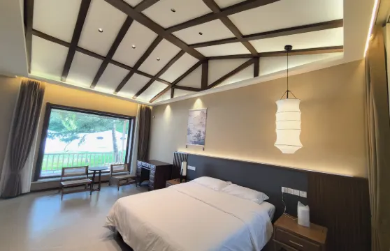 鶴崗松鶴西湖酒店