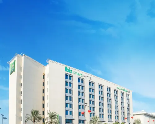ايبيس ستايلز دراغون مارت Hotels near العوير
