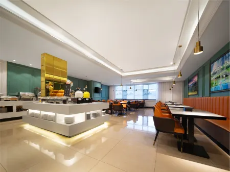 Jinhong International Hotel (Fuyun Passenger Transport Terminal Branch) Отели рядом с достопримечательностью «Fuyun Cultural Relic Hall»