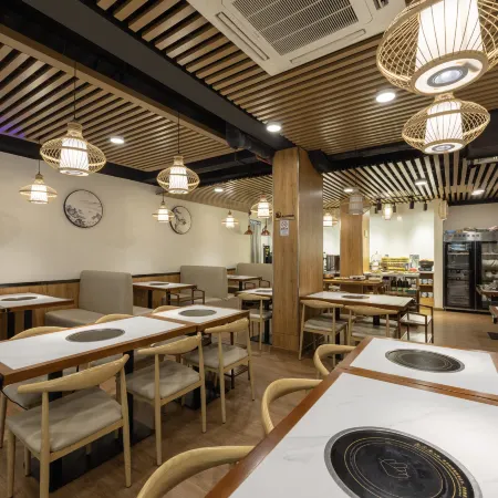 Rexen baiyu (Zhengjia Square Xiancun Subway Station Store） Отели рядом с достопримечательностью «Станция метро Liede »