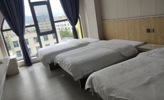 Shiping Jizhao Hotel