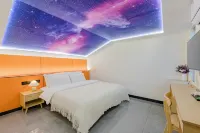 Memorial Day · Fully Intelligent Luxury Vacation Resort (Dali Ancient Town South Gate Store)
