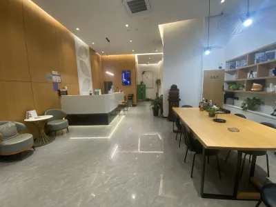 청지호텔(Qingji Hotel) 호텔(옌청 다펑강 버스터미널) 다펑강/대풍항 해양세계 주변 호텔
