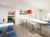 Ibis Styles Amsterdam Central Station Hoteles cerca de Mercado Noordermarkt
