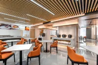 Nanyuan E Home Plus Hotel (Jinniu Commercial Street Shop, Jianshan, Haining) - พร้อมอาหารเช้า