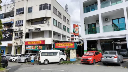 Hotel Bundusan Отели рядом с достопримечательностью «M-Cubed Bar»