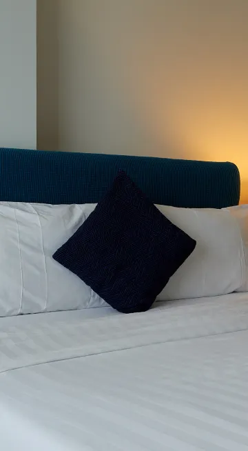 คอนโดชั้นสูงใจกลางพัทยา พร้อมวิวเมืองยามค่ำคืนสุดงดงามและวิวทะเลบางส่วน