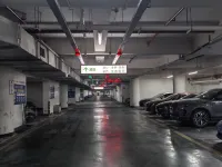 Atour Hotel Wuhan  Riverview Jianghan Road Pedestrian Street - parking