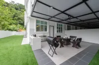 La Ferringhi 3-Storey Villa Penang by Sama Sama Homes - Villas