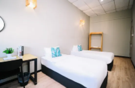 สวิง แอนด์ พิลโลส์ แอท 87 ชูเลีย สตรีท