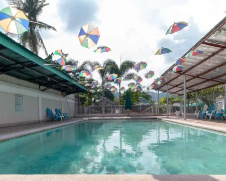 レッドドアーズ @ パイカス サグカハン タクロバン タクロバンのホテル