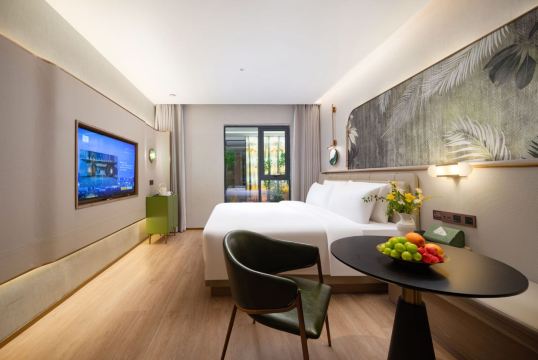 Exceptional Secluded Double Bed Room