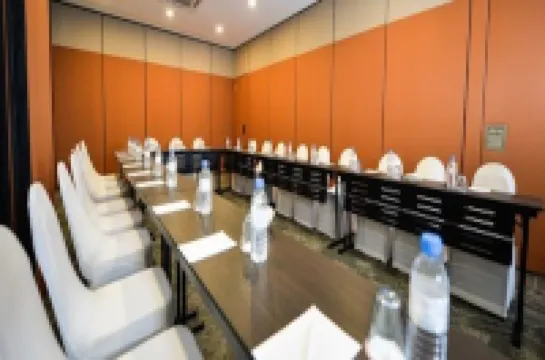 OYO Townhouse, Selayang formerly RHR Hotel Hotels in Gombak