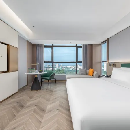 MEHOOD LESTIE Hotel (Dongfang Railway Station Wanda Plaza)
