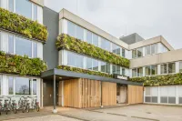 Maxhotel Amsterdam Airport Schiphol - Recently Renovated Hotels in Hoofddorp