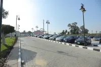 Pyramids Park Resort Cairo - parking