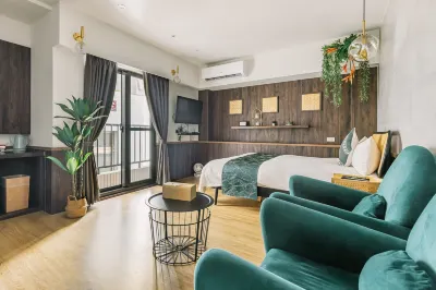 Nan Nan Hotels in Liuhe Night Market/Formosa Boulevard Station