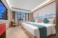 Wuhan University of Technology Ramada Encore Hotel at Jiedaokou Hotel berhampiran Wuhan University of Technology (West Area)