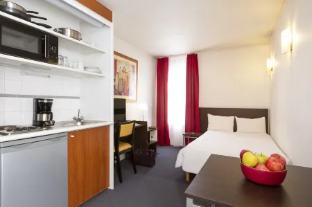 Aparthotel Adagio Access la Défense Léonard de Vinci Отели в г. Курбевуа
