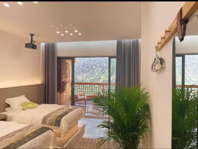 Shiyue Shiqi Homestay Hotels near Gongtan Ancient Town