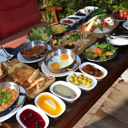 Cunda Özerbey Konağı