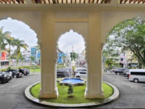 Monopoli Inn Hotels in Bukittinggi