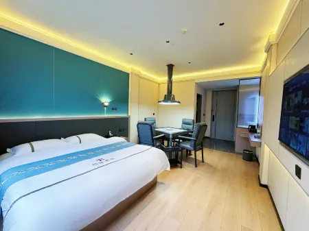 Xiaogan Baiya Fashion Hotel