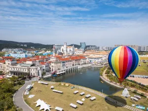 Huayi Brothers  Town Castle Hotel
