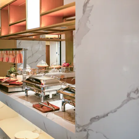 Ramada by Wyndham Vientiane Central Отели рядом с достопримечательностью «Статуя Фа Нгум»