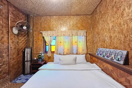 Mae Mae Home Отели рядом с достопримечательностью «Tree House Hideaway»