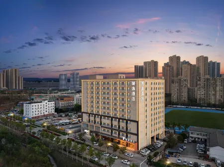 Ruiyi Hotel (Near Yangsigang Bridge, Wuhan Int'l Expo Center)