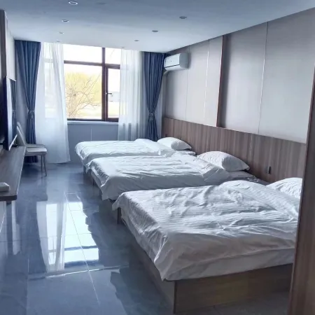 Yibaijia Express Hotel
