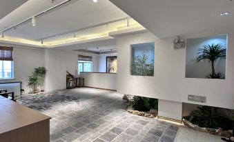 Waku Courtyard House