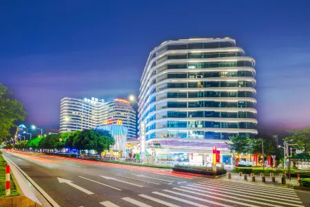 Zhaoqing · FumiFullmeCinemaBathtubDesignHotel Отели рядом с достопримечательностью «Jiangjun Mountain»