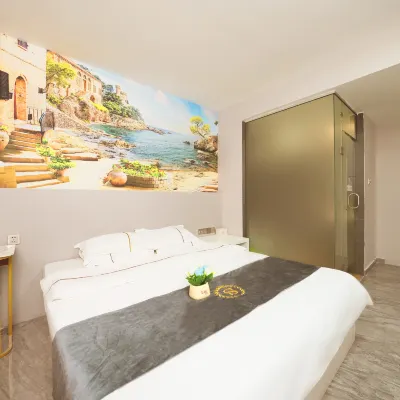 Yunting Hotel (Xintang South Station Baijiang Subway Station) Hotels near apM