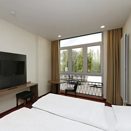 B&B Hotel Berlin-Adlershof Отели рядом с достопримечательностью «Шоневайде»