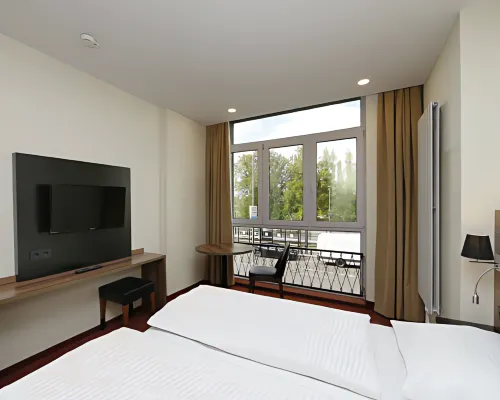 B&B Hotel Berlin-Adlershof Các khách sạn gần Sân vận động Alte Foersterei