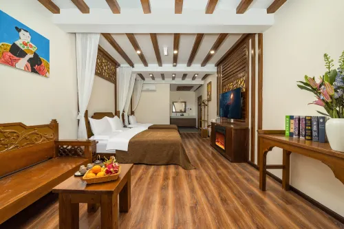 Qi and Xuan Inn Hotels in Lijiang