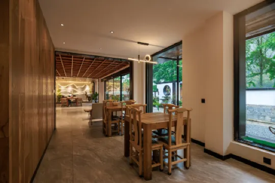 Tonglu·Confucian Academy, Xiaomanli·Mountain Forest Oxygen Bar, Vacation (Old Bell Line Store)