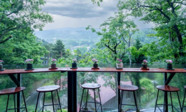 Floral Hotel · Lushan Yunbian Mountain Hotel (Lushan Mountain Store)