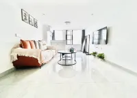 Muyu LOFT Art Cinema Hostel (Xinli Silver Lake Bay Store) Hotels in 
