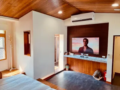 City Door Family and Pet-Friendly Entire Home