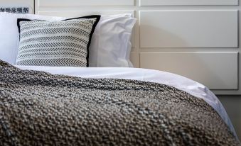 Yuan Yuan Hotel (Dali High-Speed Railway Station Erhai Park)