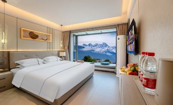 Jikong Wangxue Resort Hotel (Hailuogou Glacier Forest Visitor Center)