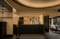 A certain hotel (Dolphin Square, Huayuan Garden Twin Towers Circle Mall)