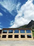 Sunny Mountain Stream Retreat (Zagana Scenic Area Store)
