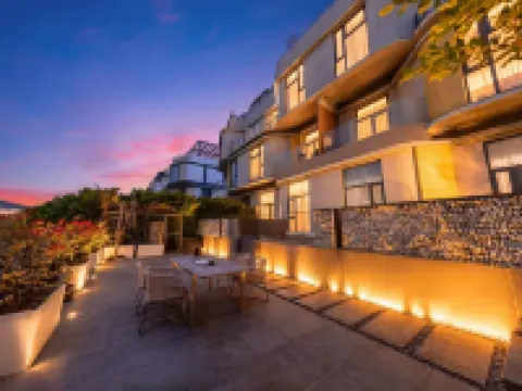 Yihui Villa Hotel Hotels near National Geographic Ultimate Explorer