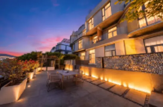 Yihui Villa Hotel Hotels near National Geographic Ultimate Explorer