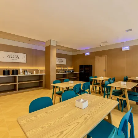 Yasheman Hotel (Tianmen Luyu Plaza)